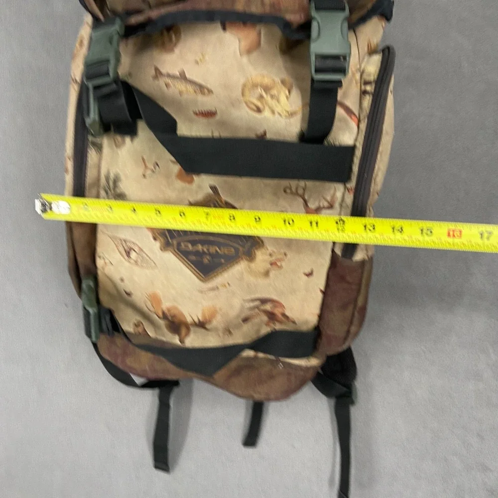 Dakine Windells Unisex Multicolor Camo Wildlife Print Hiking Travel Backpack Bag